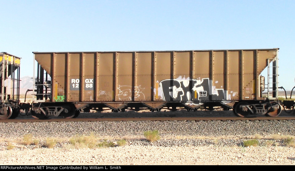 WB Unit Loaded Hooper Frt at Erie NV W-MdTrnSlv-Pshrs -143